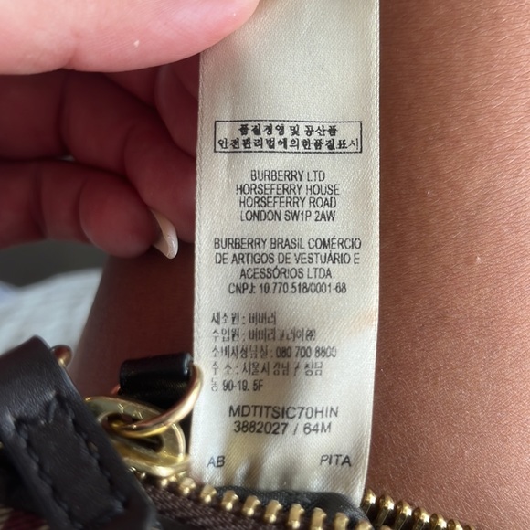 AUTHENTIC BURBERRY POUCH - Picture 5 of 7